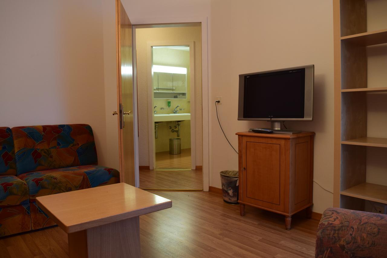 Parkhotel Bellevue Budget Lenk Room photo